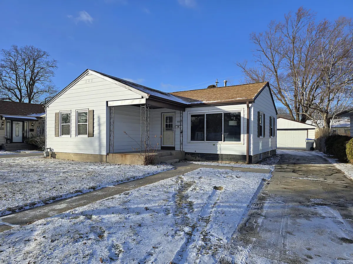 2224 W Rohr Ave, Milwaukee, WI 53209 - Image #1