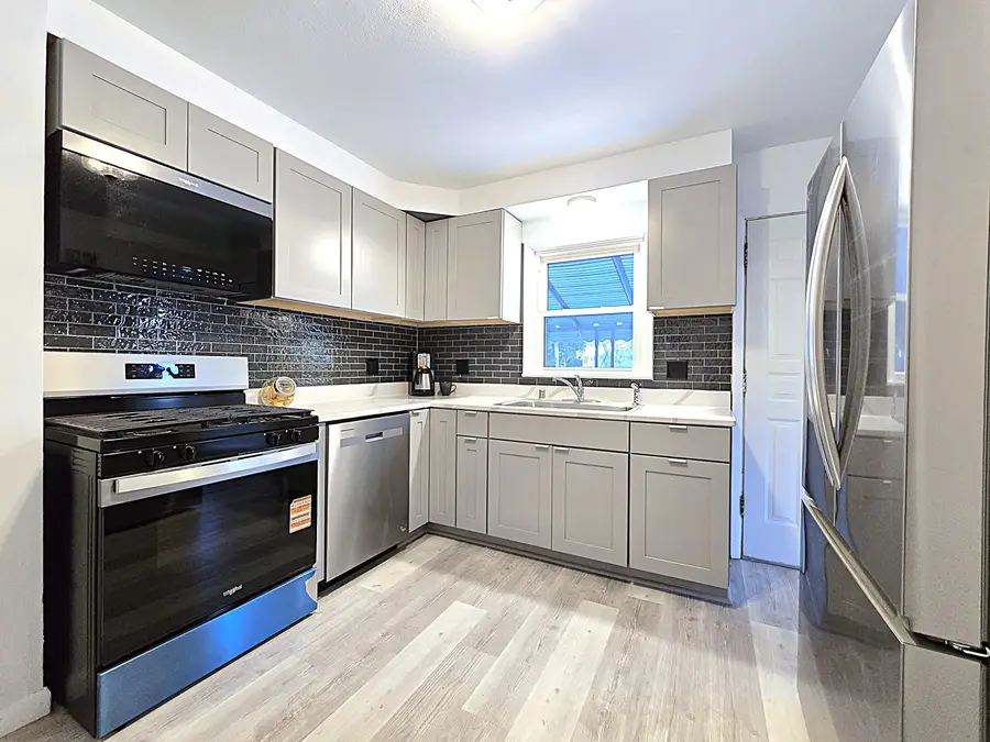 2224 W Rohr Ave, Milwaukee, WI 53209 - Image #2