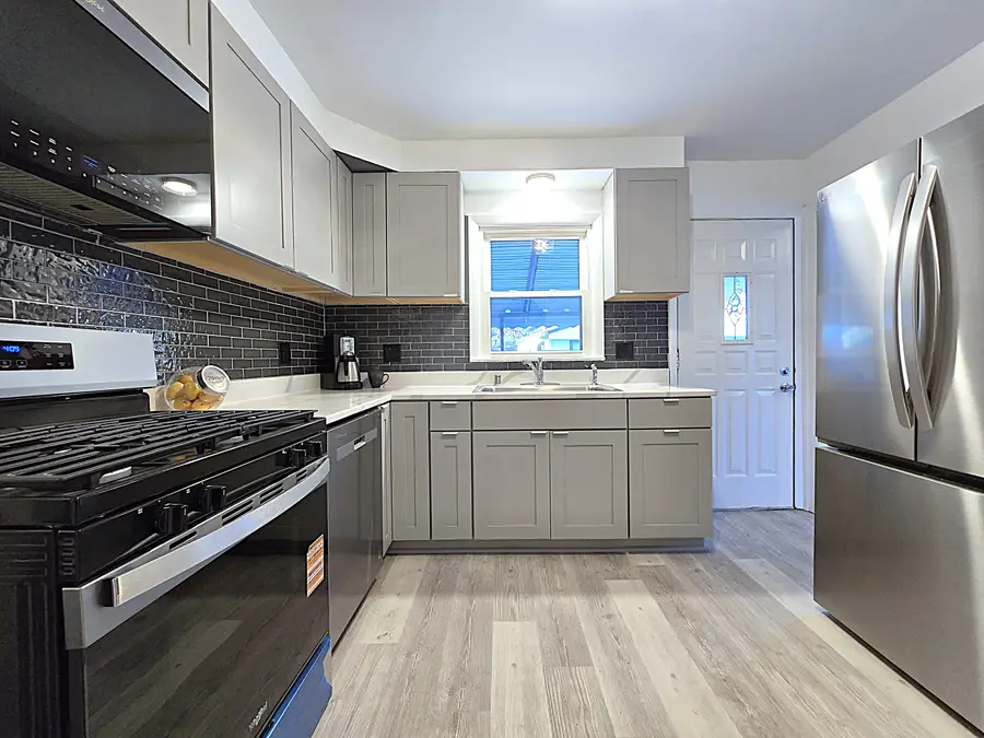 2224 W Rohr Ave, Milwaukee, WI 53209 - Image #3