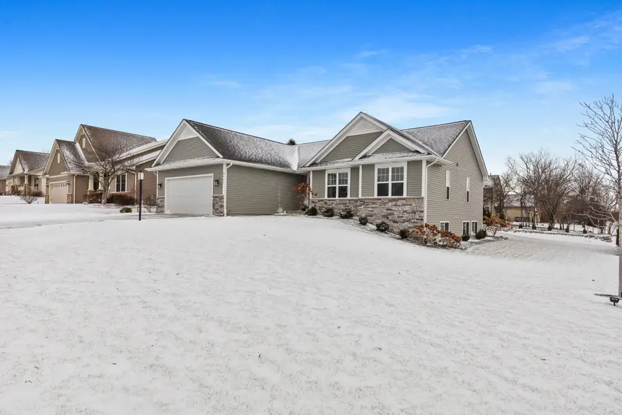 6441 Kingsview Dr, Mount Pleasant, WI 53406 - Image #2