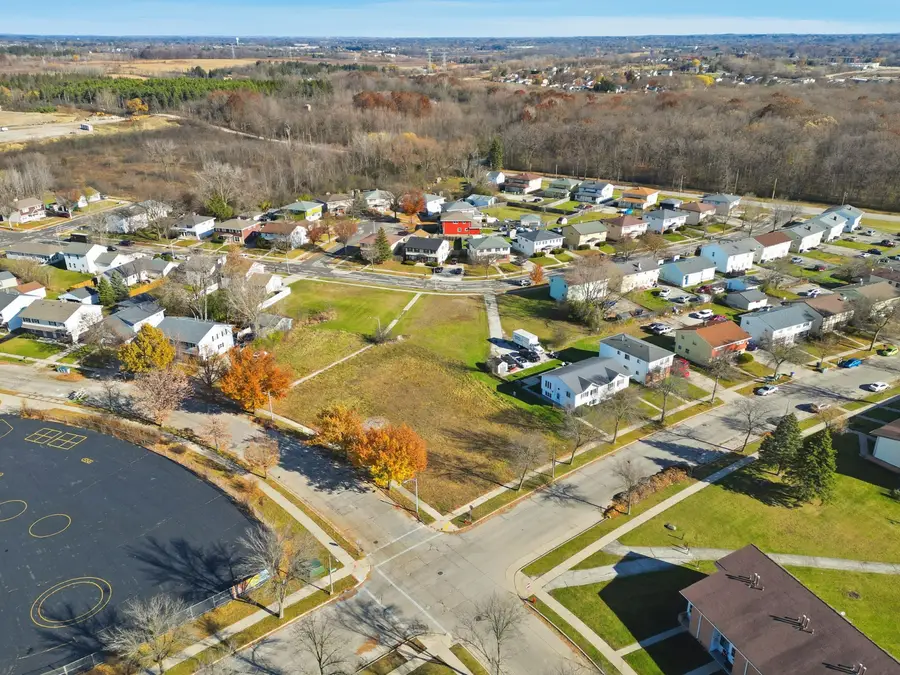 9416 W Allyn St, Milwaukee, WI 53224 - #3