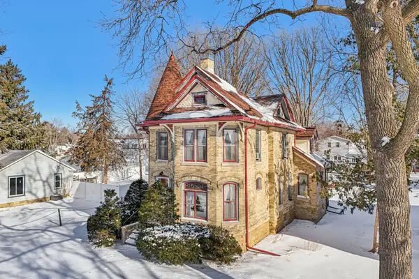 216 E Madison St, Lake Mills, WI 53551