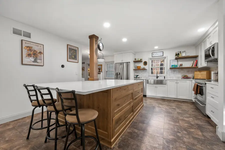 W341N6716 Lancelot Dr, Oconomowoc, WI 53066 - Image #3