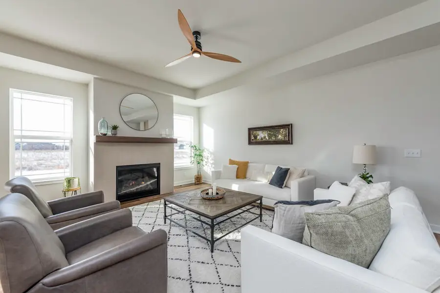 9029 Creekside Cir, Pleasant Prairie, WI 53158 - Image #2