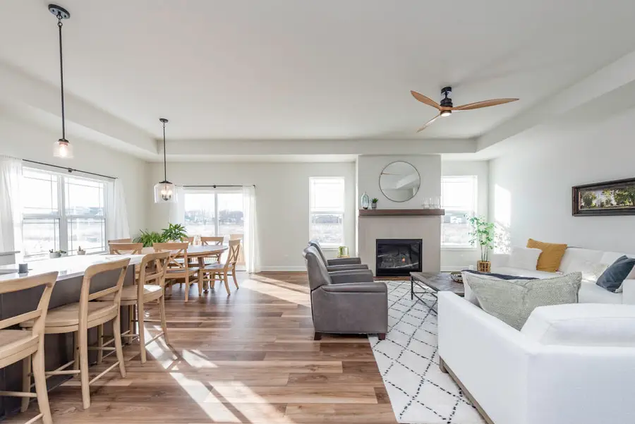 9029 Creekside Cir, Pleasant Prairie, WI 53158 - Image #3