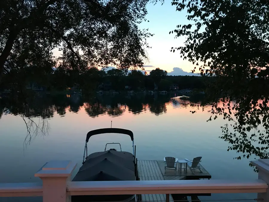 5523 Peninsula Dr, West Bend, WI 53095 - Image #3