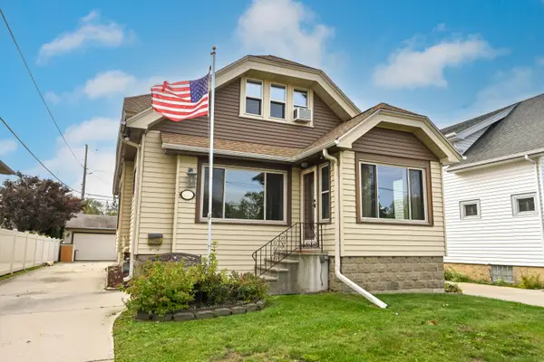 2113 E Tripoli Ave, Saint Francis, WI 53235