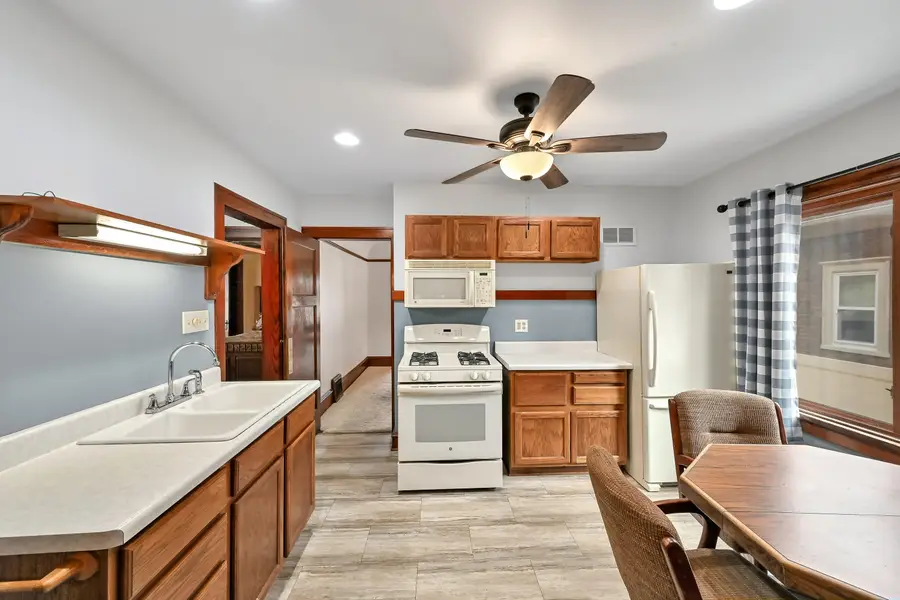 2113 E Tripoli Ave, Saint Francis, WI 53235 - Image #3