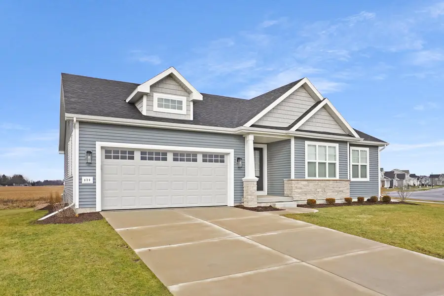 830 Burr Oak Ct, Oconomowoc, WI 53066 - Image #2