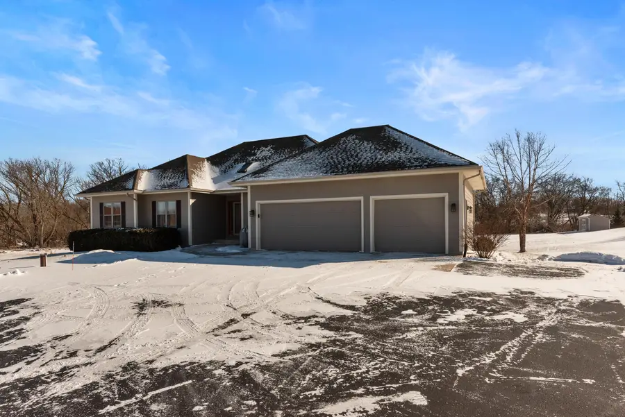 N5372 Loraine Ct, Fredonia, WI 53021 - Image #2