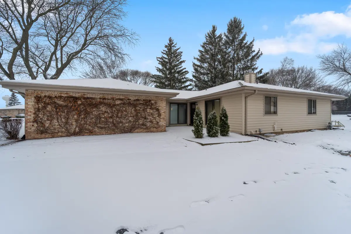 11015 N Balsam Tree Ct, Mequon, WI 53092 - Image #1