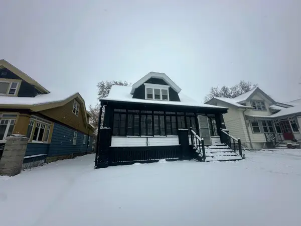 1331 N 44th St, Milwaukee, WI 53208