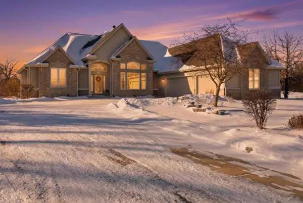 W132N6509 West View Ct, Menomonee Falls, WI 53051