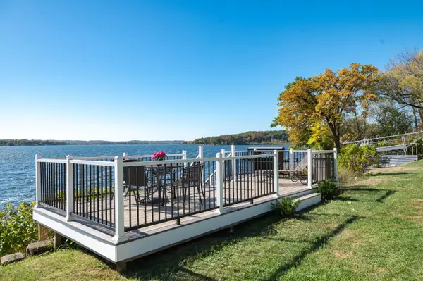 N39W27485 Hillside Grove Rd, Pewaukee, WI 53072