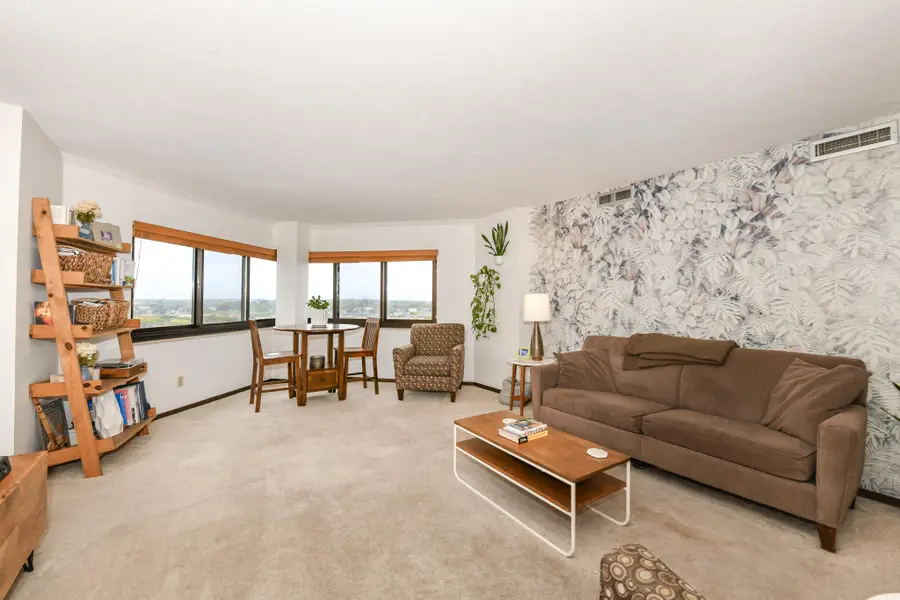 1633 N Prospect Ave, Milwaukee, WI 53202 - #3