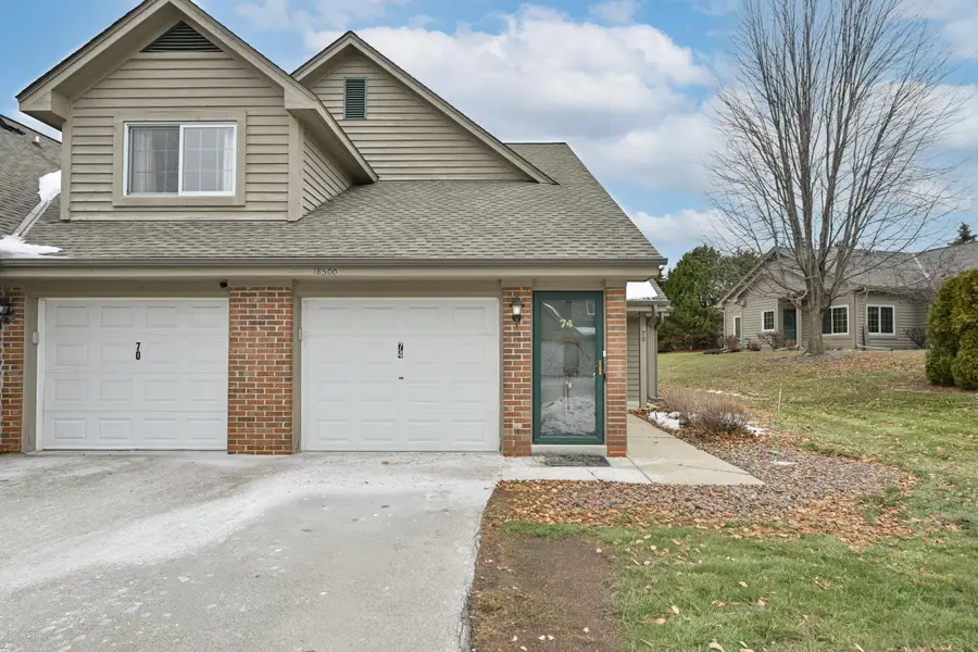 18500 Brookfield Lake Dr, Brookfield, WI 53045 - #2