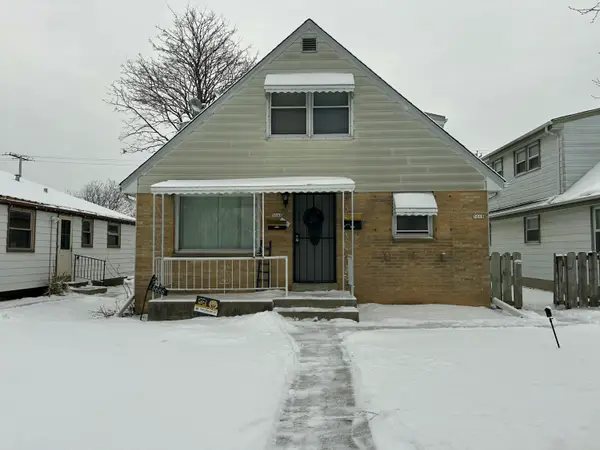 5666 N 97th St, Milwaukee, WI 53225