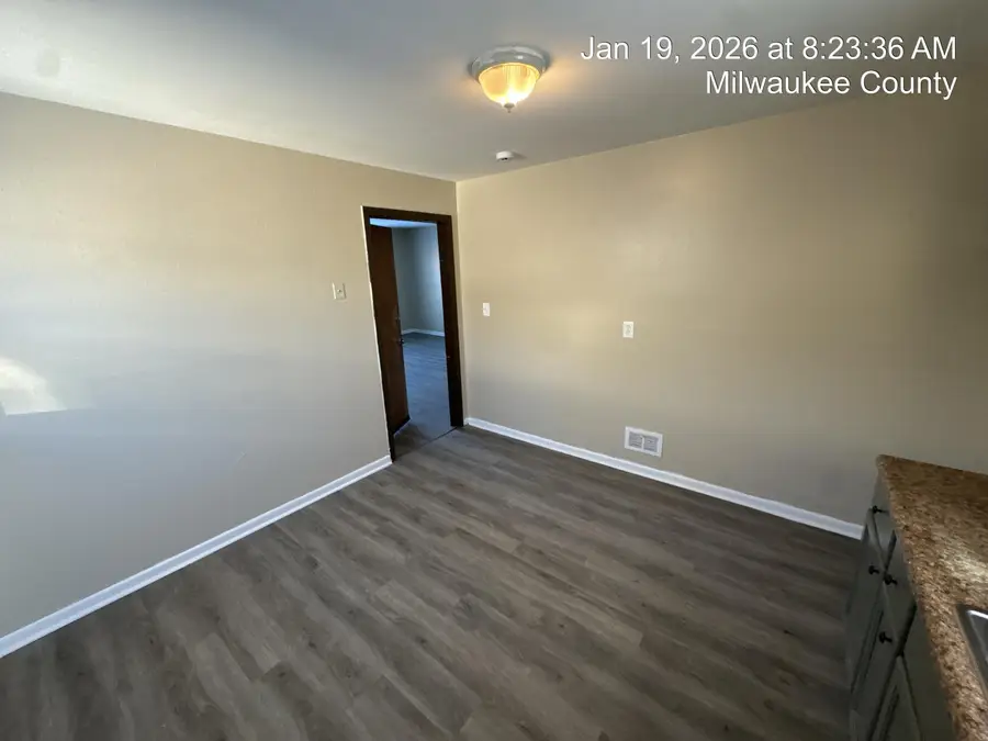 8025 W Villard Ave, Milwaukee, WI 53218 - Image #3