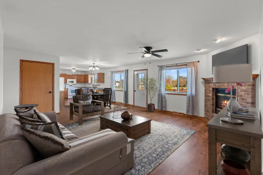 836 Tower Dr, Hartford, WI 53027 - Image #2