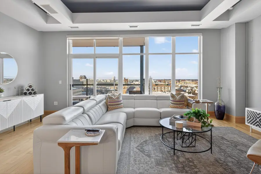 1313 N Franklin Pl, Milwaukee, WI 53202 - Image #3