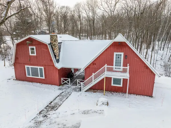 N1706 Lakeshore Dr, Auburn, WI 53010