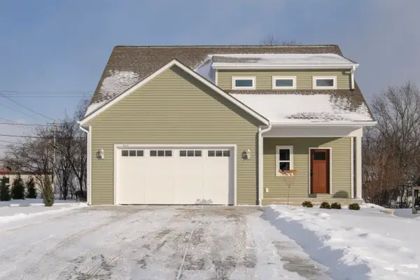 1414 S 166th St, New Berlin, WI 53151