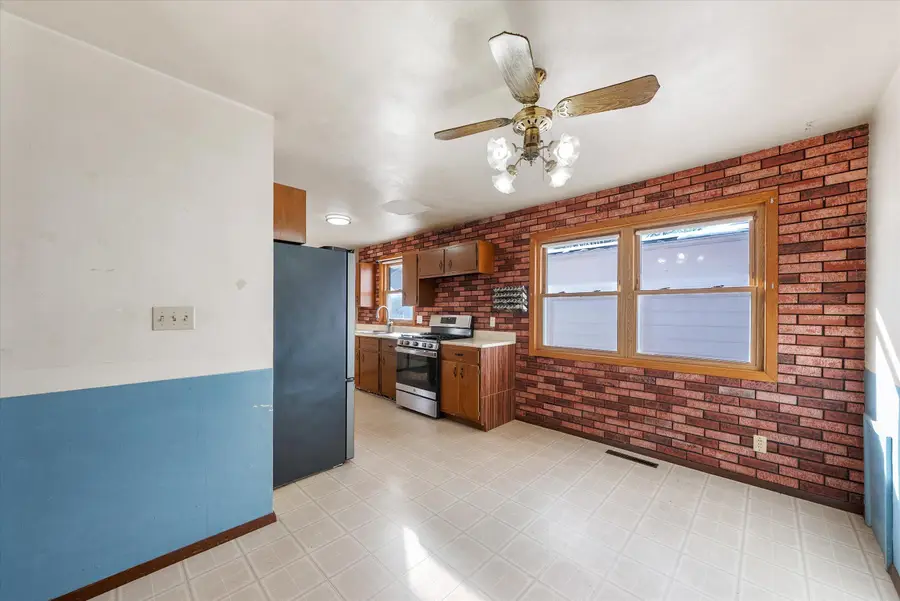 622 Smith St, Plymouth, WI 53073 - Image #2