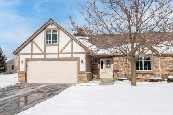 18730 Estate Cir, Brookfield, WI 53045