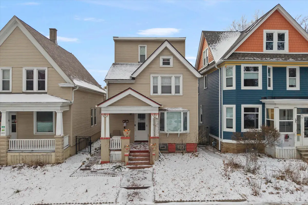 3215 N Bartlett Ave, Milwaukee, WI 53211 - Image #1