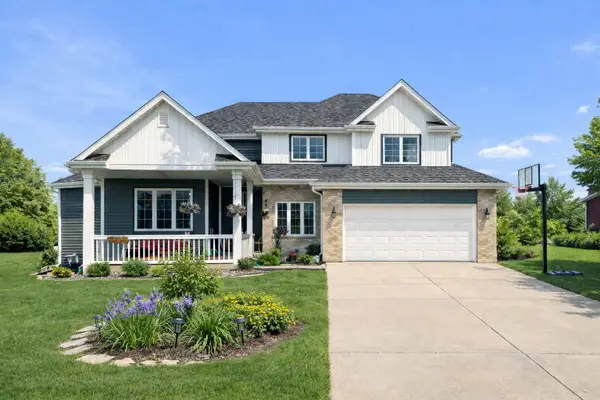 841 Summer Creek Rd, Oconomowoc, WI 53066