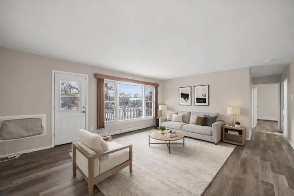 502 Laurel Lake Rd, Thiensville, WI 53092