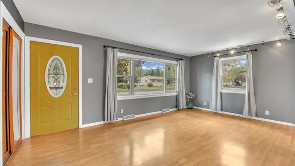 521 Prospect Ave, Sheboygan Falls, WI 53085