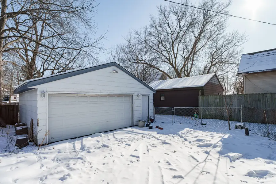 207 N Prairie Ave, Waukesha, WI 53186 - Image #3