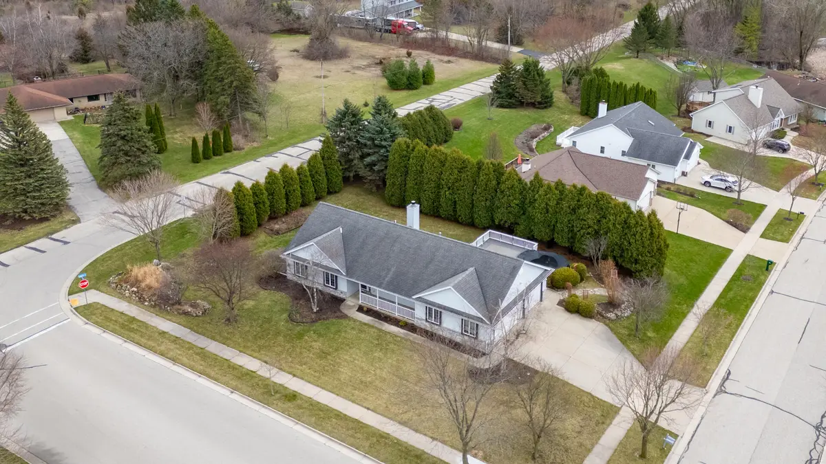 1151 Glacier Pass, Slinger, WI 53086 - #1