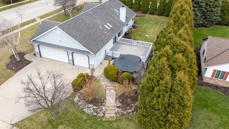 1151 Glacier Pass, Slinger, WI 53086 - #2