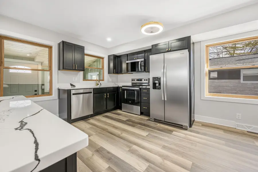 4611 W Kiley Ave, Milwaukee, WI 53223 - Image #3