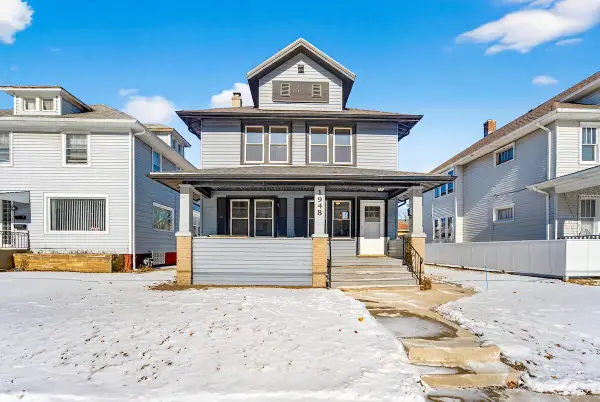 1948 Twelfth St, Racine, WI 53403