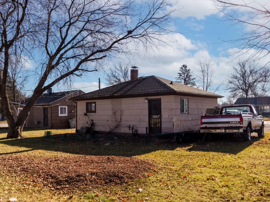 6012 W Carmen Ave, Milwaukee, WI 53218 - #3