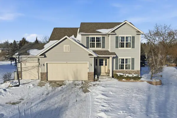 57 Happy Hollow Ln, Oconomowoc, WI 53066