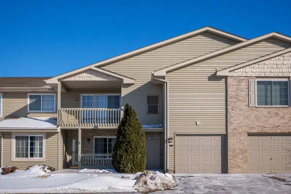 9920 74th St, Kenosha, WI 53142