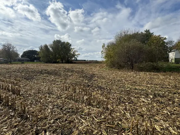 Lt2 Leo Ln, Big Bend, WI 53103