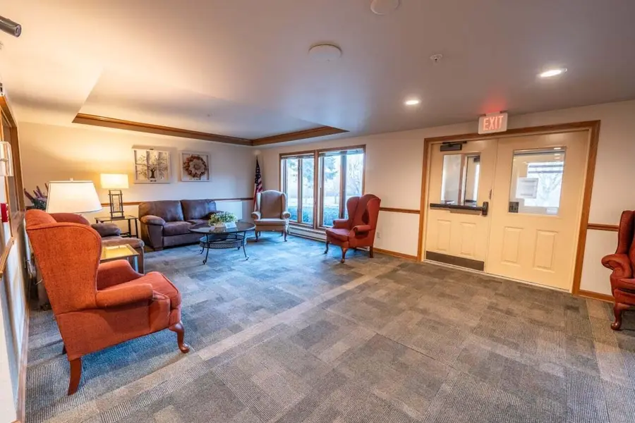 530 N Silverbrook Dr, West Bend, WI 53090 - #2