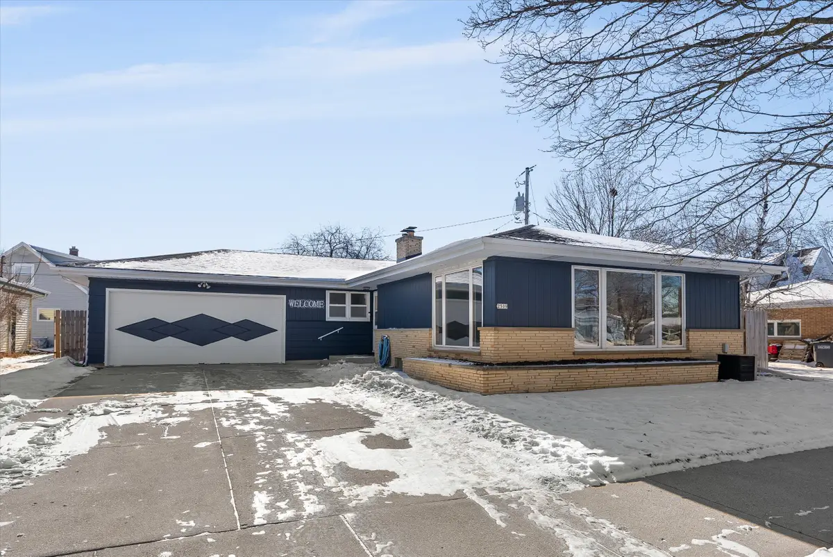 2509 Saemann Ave, Sheboygan, WI 53081 - Image #1