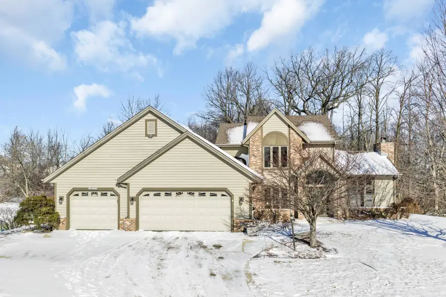 N65W15278 Blue Heron Dr, Menomonee Falls, WI 53051 - Image #2