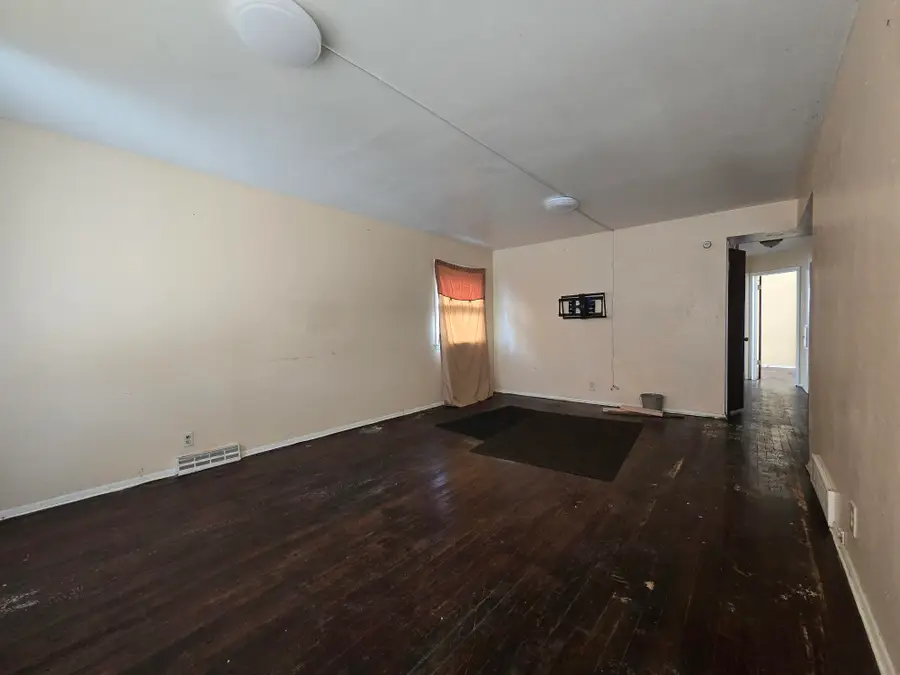 5822 N 92nd St, Milwaukee, WI 53225 - Image #3