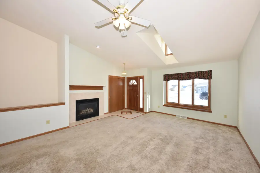 1687 Nature Trl, Hartford, WI 53027 - Image #3