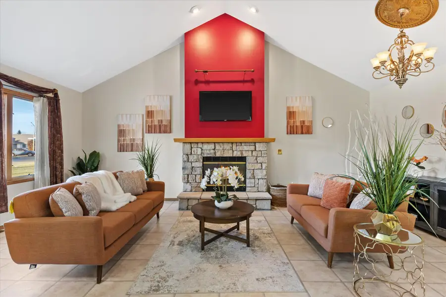 7170 S Countryside Dr, Franklin, WI 53132 - Image #3