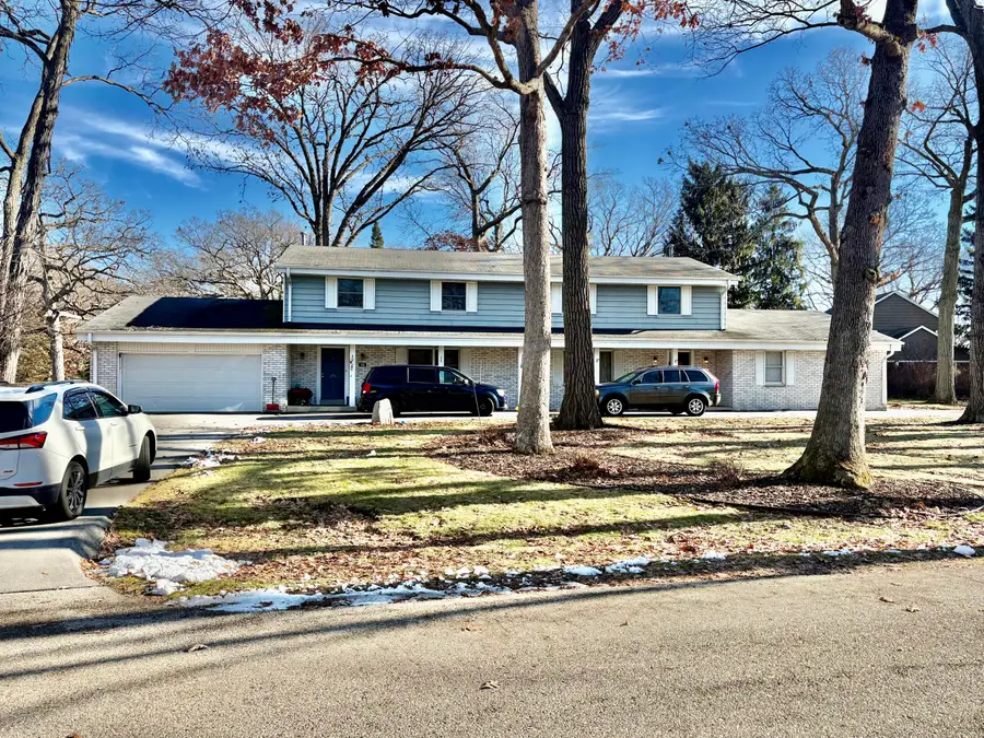 716-718 St. Johns Dr, Delafield, WI 53018 - Image #2