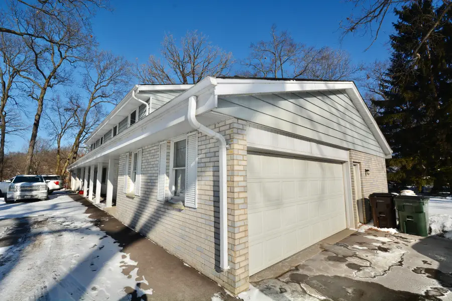 716-718 St. Johns Dr, Delafield, WI 53018 - Image #3
