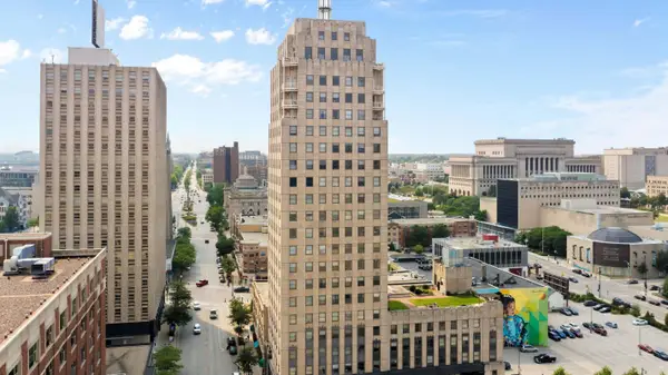 606 W Wisconsin Ave, Milwaukee, WI 53203